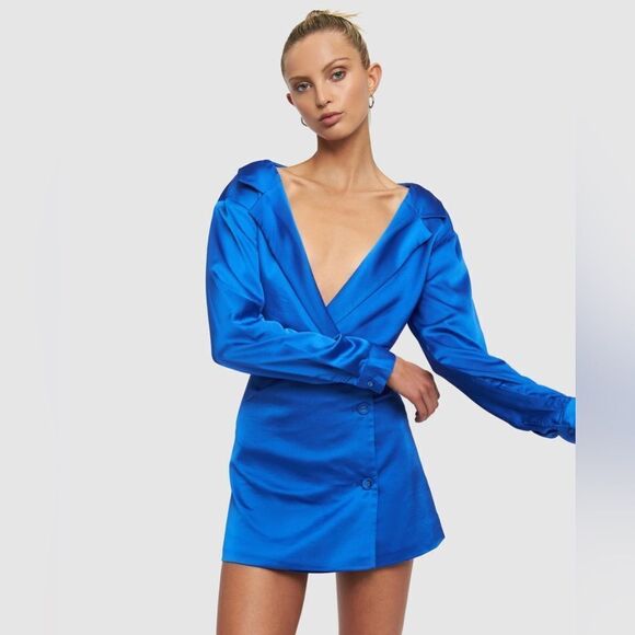 mini plaid dress Brown Pleated Blue and navy velvet Size:2Xl color:jinsuni-dress-white-ornate-print-lycra swatch:https://www.motelrocks.com/cdn/shop/files/JINSUNI-DRESS-WHITE-ORNATE-PRINT-LYCRA_2297D.jpg?v=1711337488&width=100